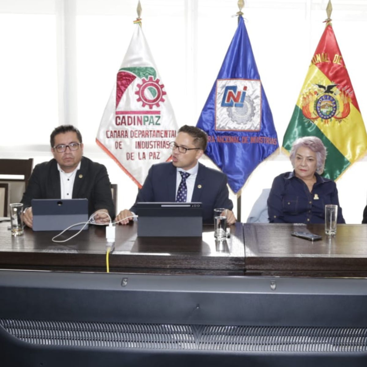 MISIÓN DEL GOBIERNO DE EEUU LLEGA A LA CNI PARA REUNIRSE CON SUS PRINCIPALES AUTORIDADES