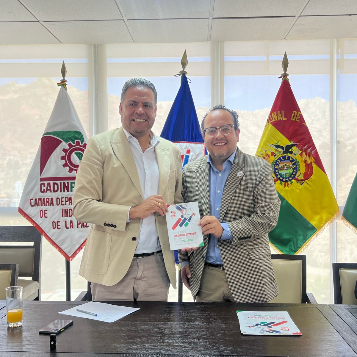 REUNIÓN CON CANDIDATO A LA GOBERNACIÓN LUIS REVILLA