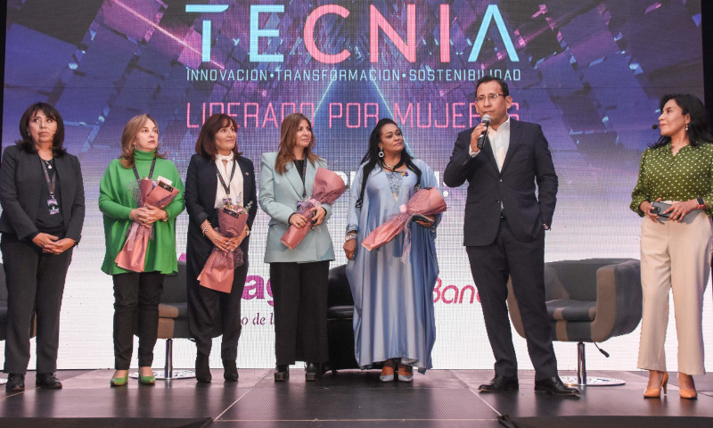  TeCNIa “Liderado por Mujeres” sobrepasó las expectativas, reunió a más de doscientas industriales bolivianas