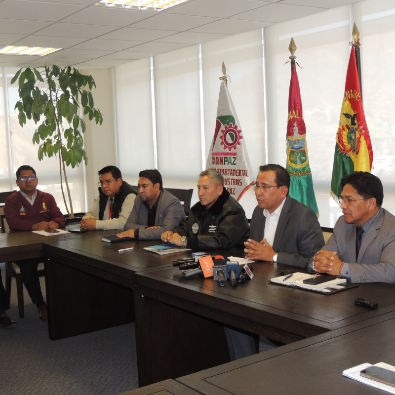 La CNI acuerdan con el Gobierno acciones contra el contrabando, la escasez de dólares e impulsar lo "Hecho en Bolivia"